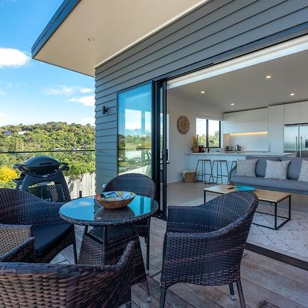 Luna Cottage. Stunning ocean views on Waiheke Oneroa Exteriör bild
