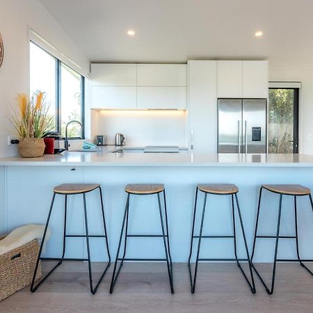 Luna Cottage. Stunning ocean views on Waiheke Oneroa Exteriör bild