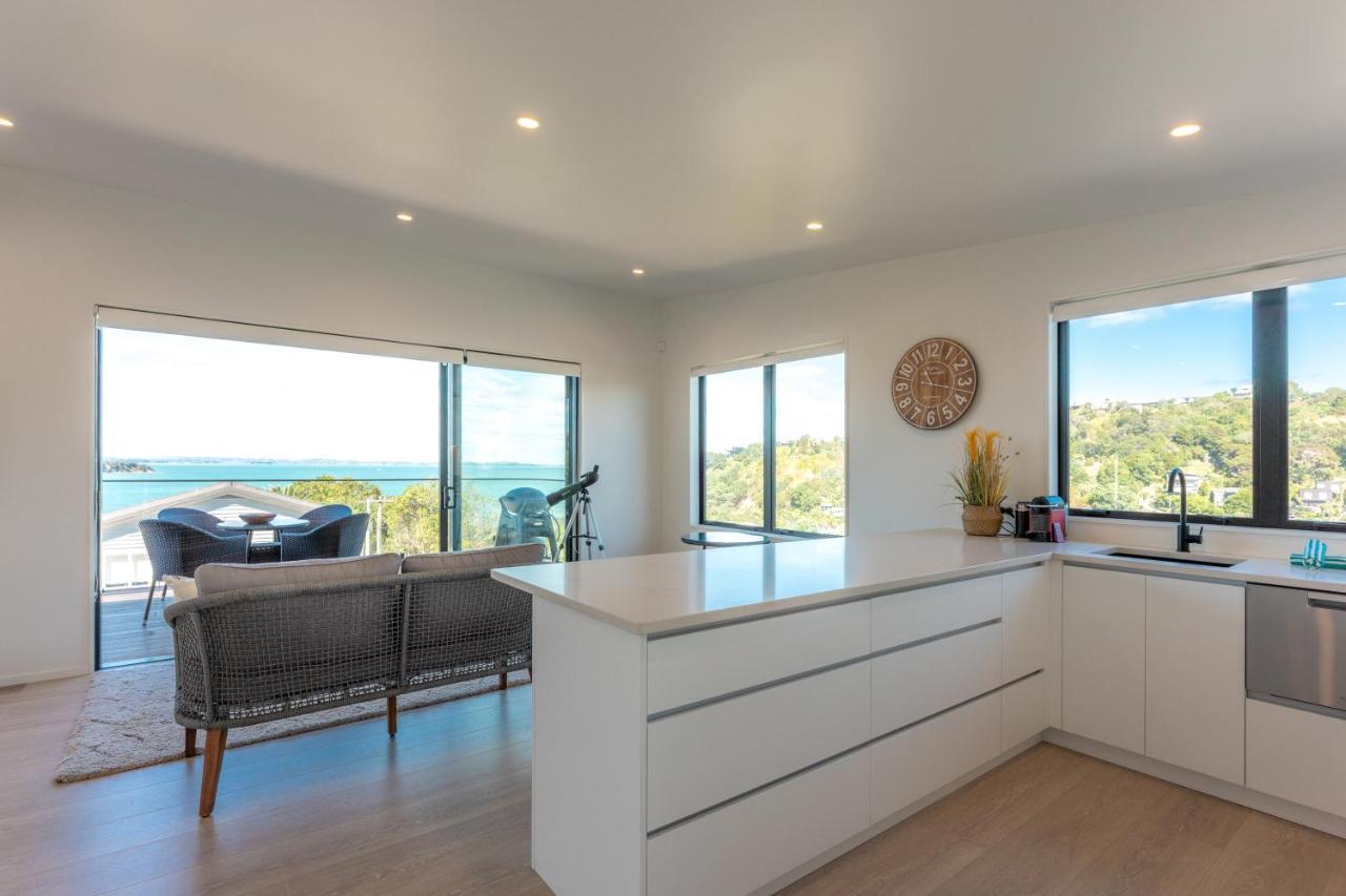 Luna Cottage. Stunning ocean views on Waiheke Oneroa Exteriör bild